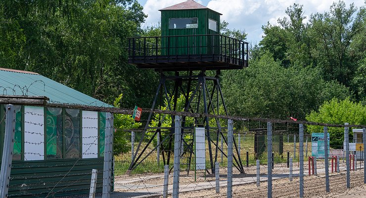 The line of cars at the Russian-Georgian border crossing “Upper Lars” has decreased