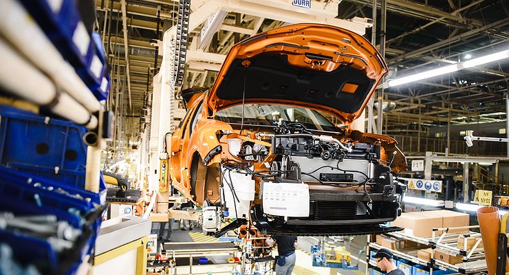 Unsystematic adjustment of traffic rules, ill-considered “nationalization” of car factories and devastating tariffs on “scarves”: the results of the week