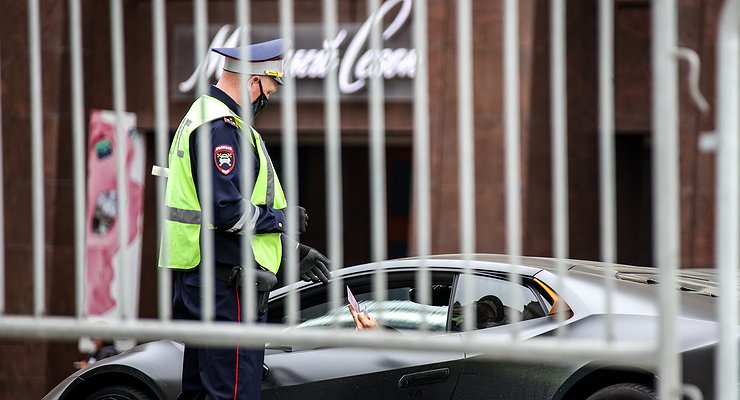 The traffic police receive a DVR that can check the “rights” in the driver’s face