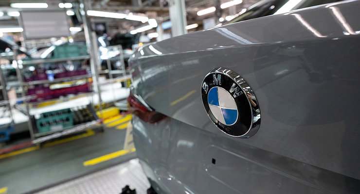 The first went: the auto industry is leaving the Old World