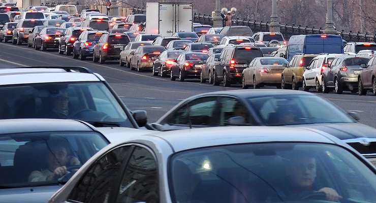 Why the mass resettlement of Kherson residents to the capital Moscow threatens with monstrous traffic jams?