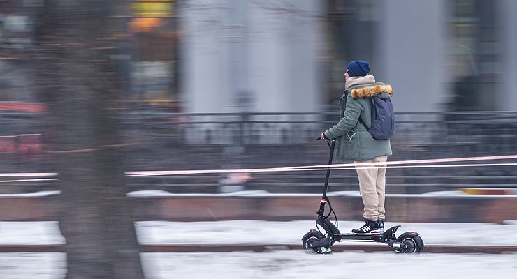The traffic police is ready to introduce mandatory courses on how to drive an electric scooter
