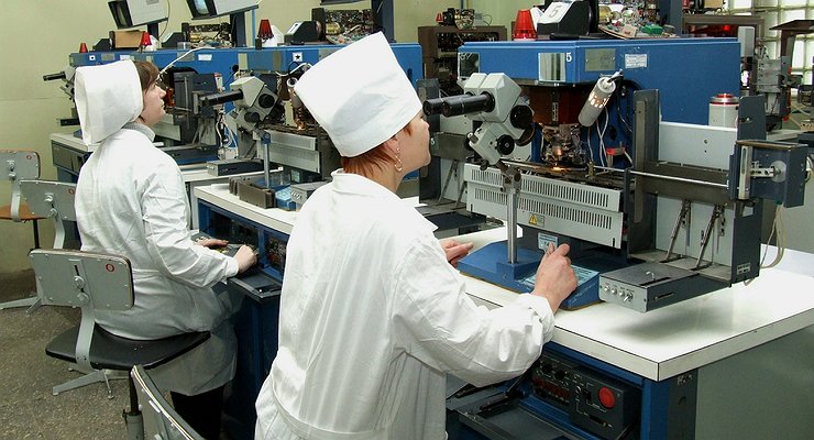 Nissan suspends production over semiconductor problems