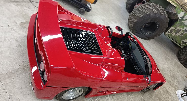 In Russia presented the world’s first Ferrari F50 for children