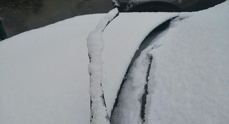 How to make sure that the “windshield wipers” do not “grease” in winter.
