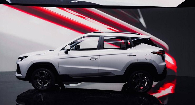 Moskvich is bluffing, our car industry is finally switching to electric trains and drivers face new fines: results of the week