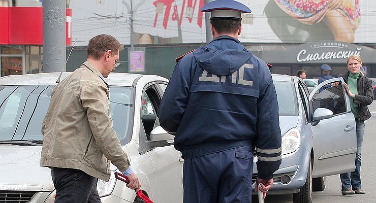 By law, can the inspector of the traffic police be interested in the well-being of the driver