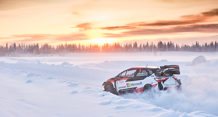 Why do all drivers have to wear yellow glasses in winter?