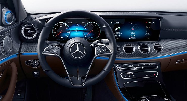 From carriage to pumpkin: “Mercedes” in Russia is becoming uncomfortable and dangerous