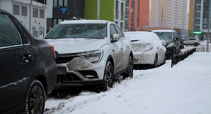 Why experienced drivers wear plastic wrap in a car in winter