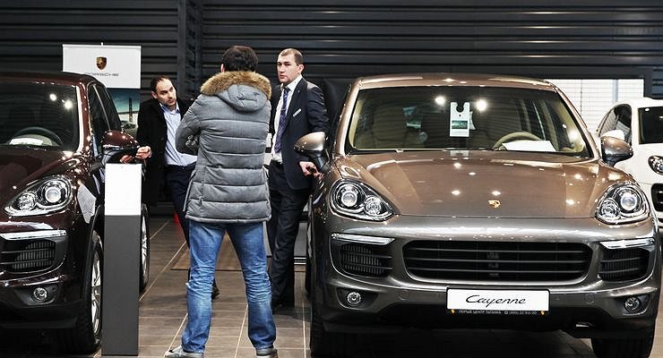 The Ministry of Industry and Trade said there is no shortage of new cars in Russia