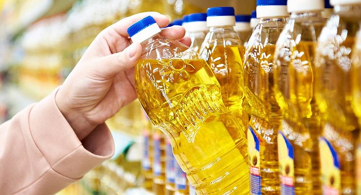 What happens if you pour sunflower oil into the engine?