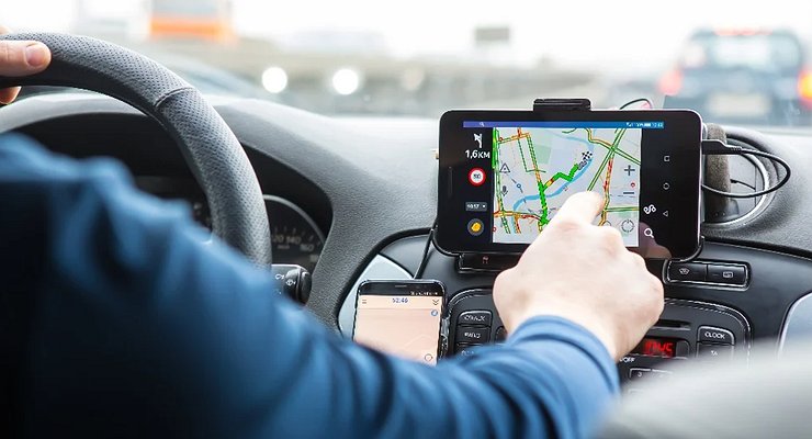 Why navigators warn about traffic police cameras, which in fact do not exist