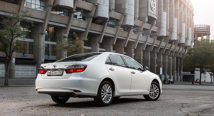 Russians rushed to massively buy used cars for the New Year