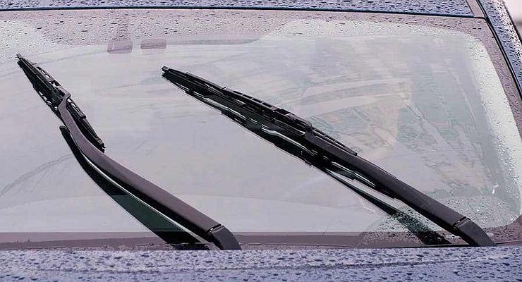 Why windshield wipers always leave a dirty trail at the driver’s eye level