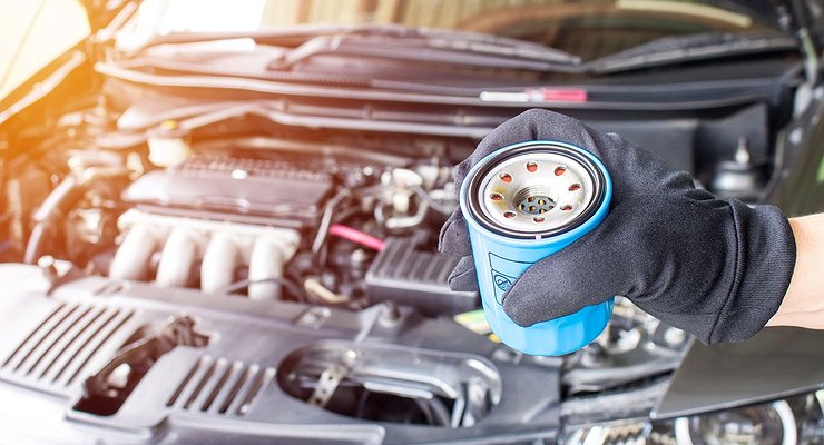 Do I have to fill the filter when changing the oil in the engine?