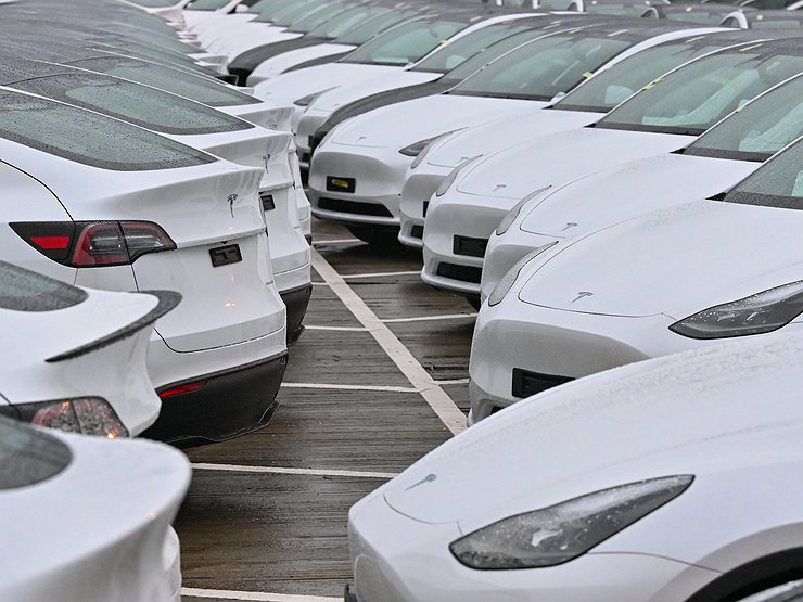 У ряда моделей Tesla обнаружили пожароопасную проблему с аккумулятором