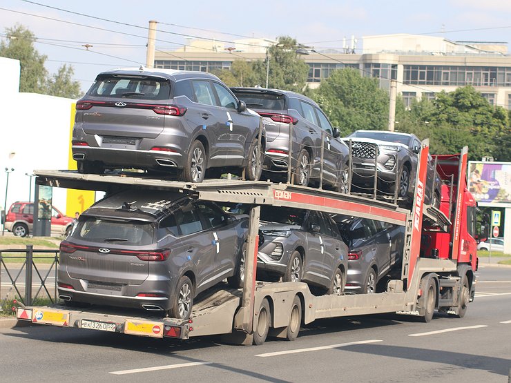 Российский авторынок в начале 2023 рухнет на 40%