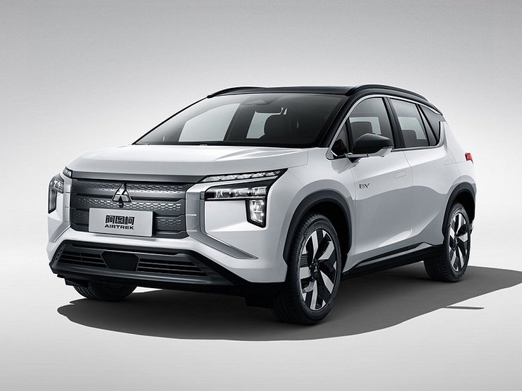 За четыре «ляма»: в России начались продажи кроссоверов Mitsubishi Airtrek