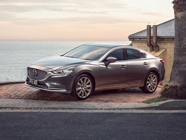 Вместо «шестерки»: в Россию привезли новую Mazda Atenza