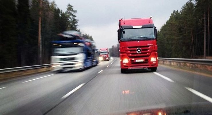 What you have to do to survive in a frontal collision of cars