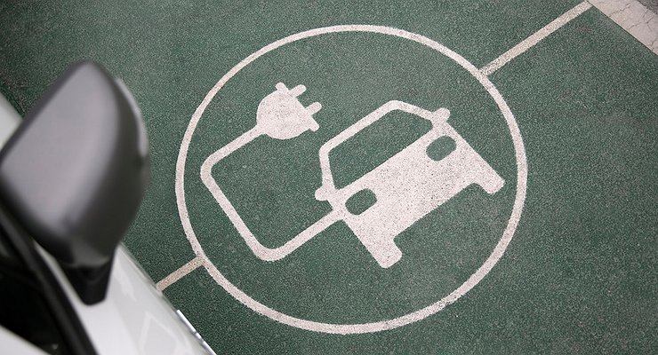 Why an electric car is a ruinous luxury both in Europe and in Russia