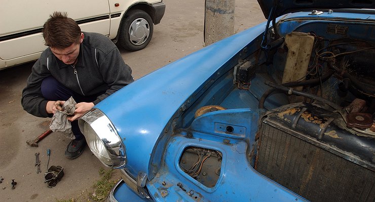 The brands of cars for which it is most difficult to find spare parts are listed