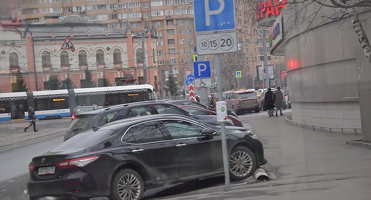 MPs ban paid parking near schools, gyms and hospitals