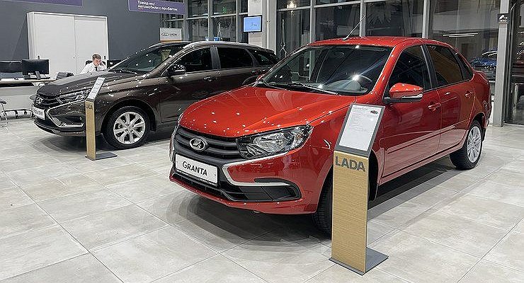 Sedans start and lose, or who in Russia is tired of crossovers