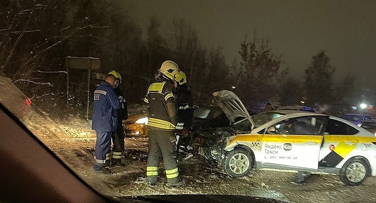 Which cars in Russia are most often sold broken after accidents
