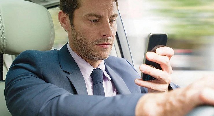 Why Russian drivers will be forced to stop using iPhone