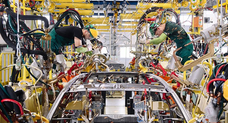Why is the Hyundai plant in St. Petersburg actually being sold to Kazakhstan?