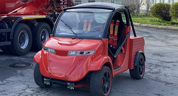 Sports car for two: in Russia they produce a “racing train” for summer cottages