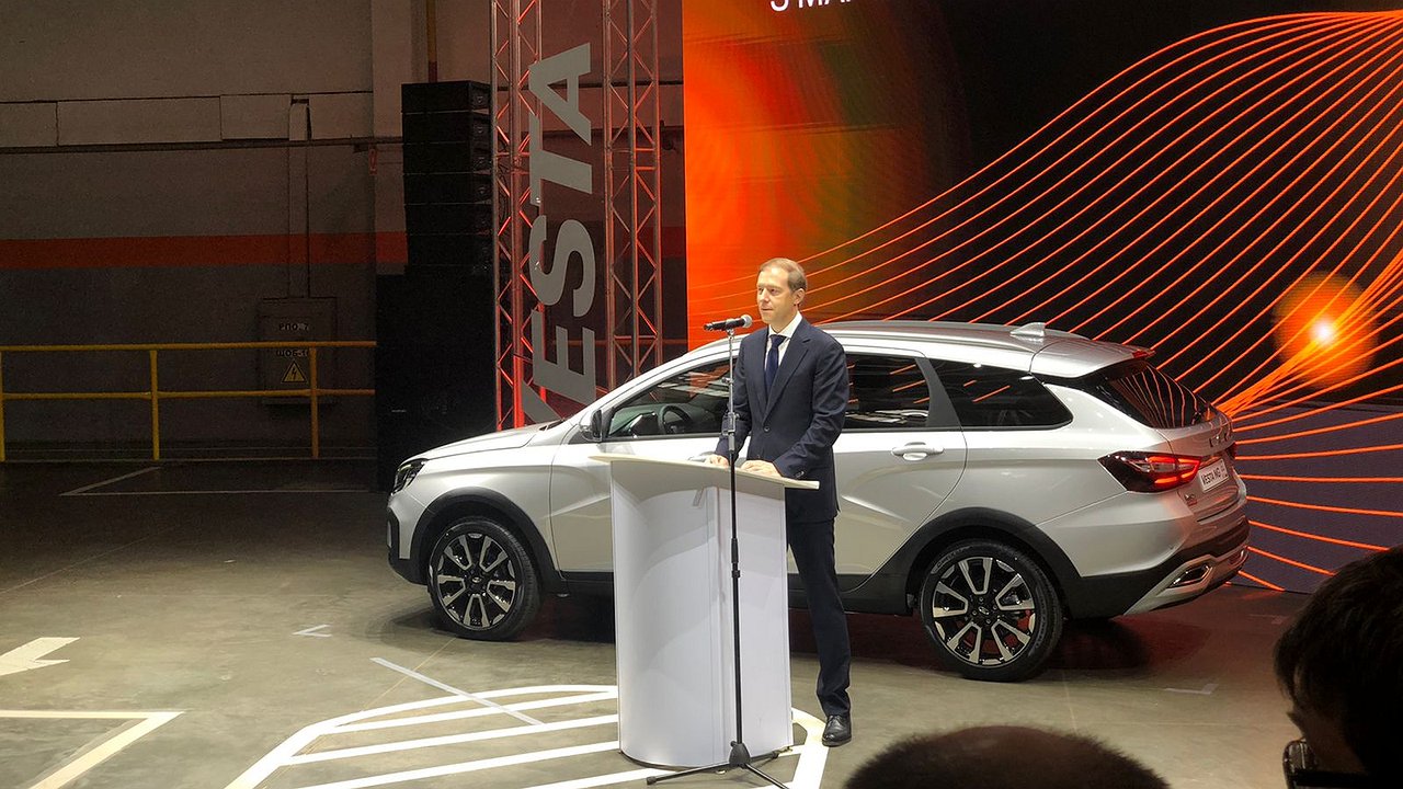 The head of the Ministry of Industry and Trade Denis Manturov announced the date of the premiere of the updated LADA Granta