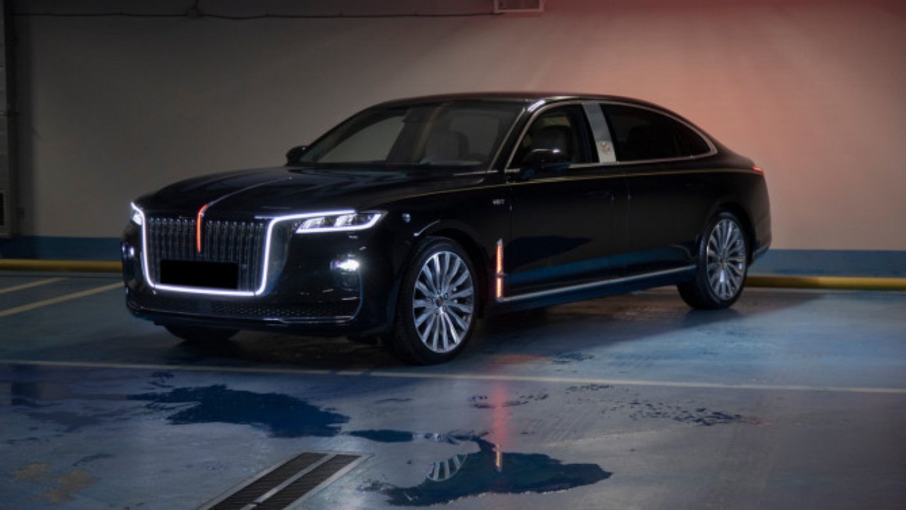 In Russia, a Chinese limousine Hongqi H9+ turned out to be inaccessible to mere mortals