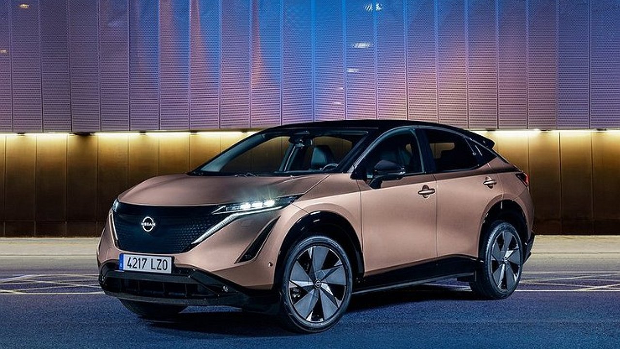 Throw-away car industry: Nissan’s new crossovers come off the wheel