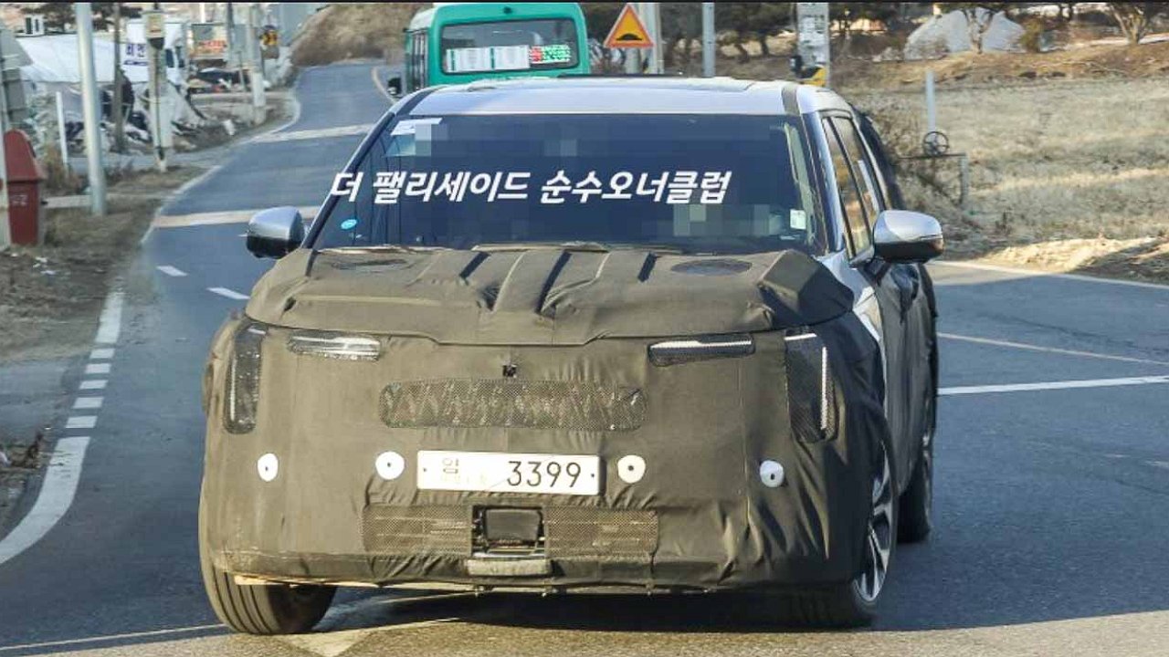 There were photos of the updated hybrid Kia Carnival