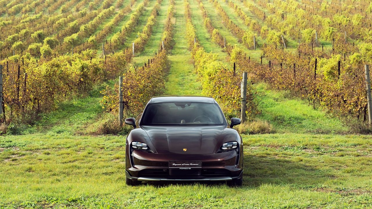 Porsche sells its activities in Russia