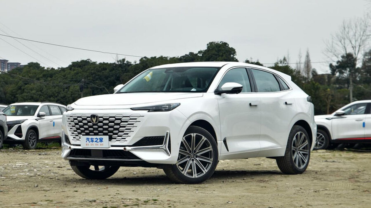 Crossover Changan Uni-K survived the update