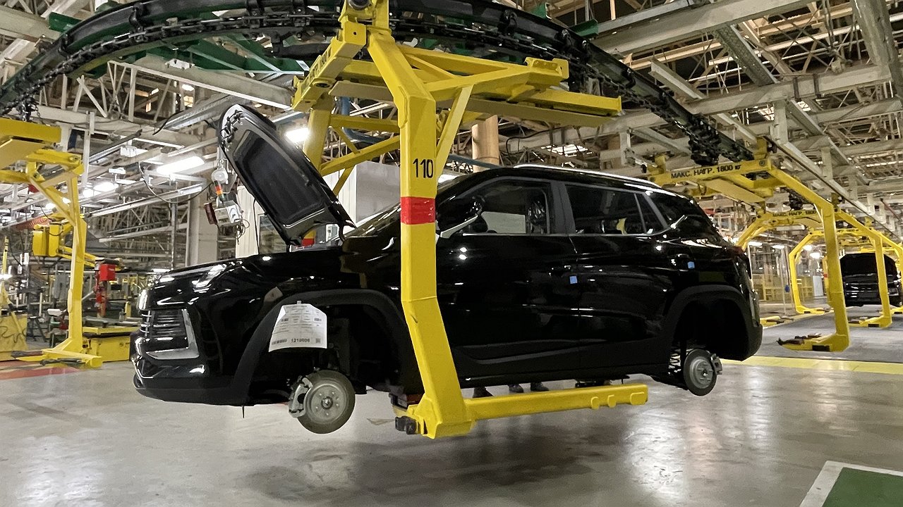 The main conveyor belt was launched at the Moskvich plant