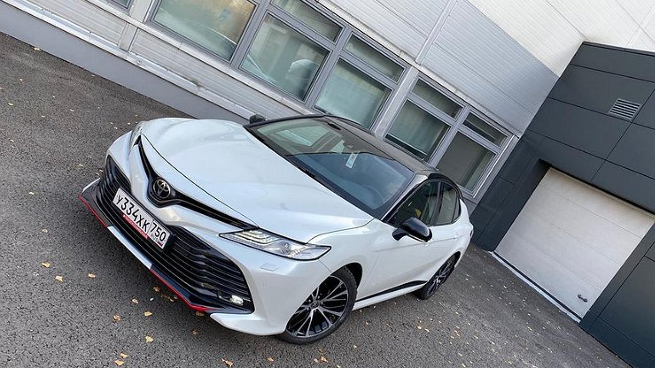Why did Japanese cars fall sharply in Russia?