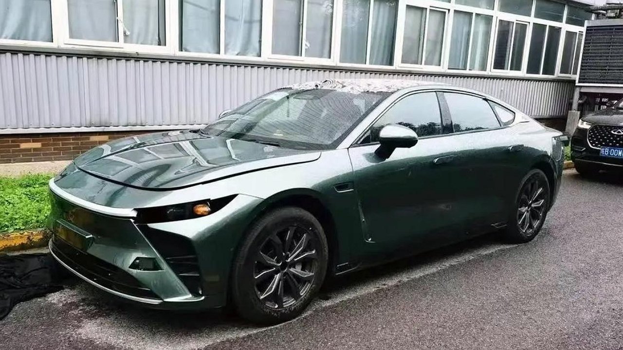 The first photos of the Exeed sedan, which can come to Russia, have been published