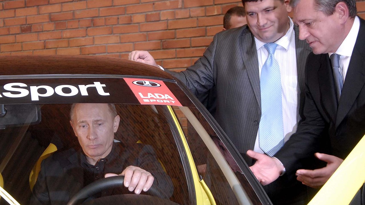 Let’s pray to the Lord: the Russian car market that flew into the abyss was promised a quick start