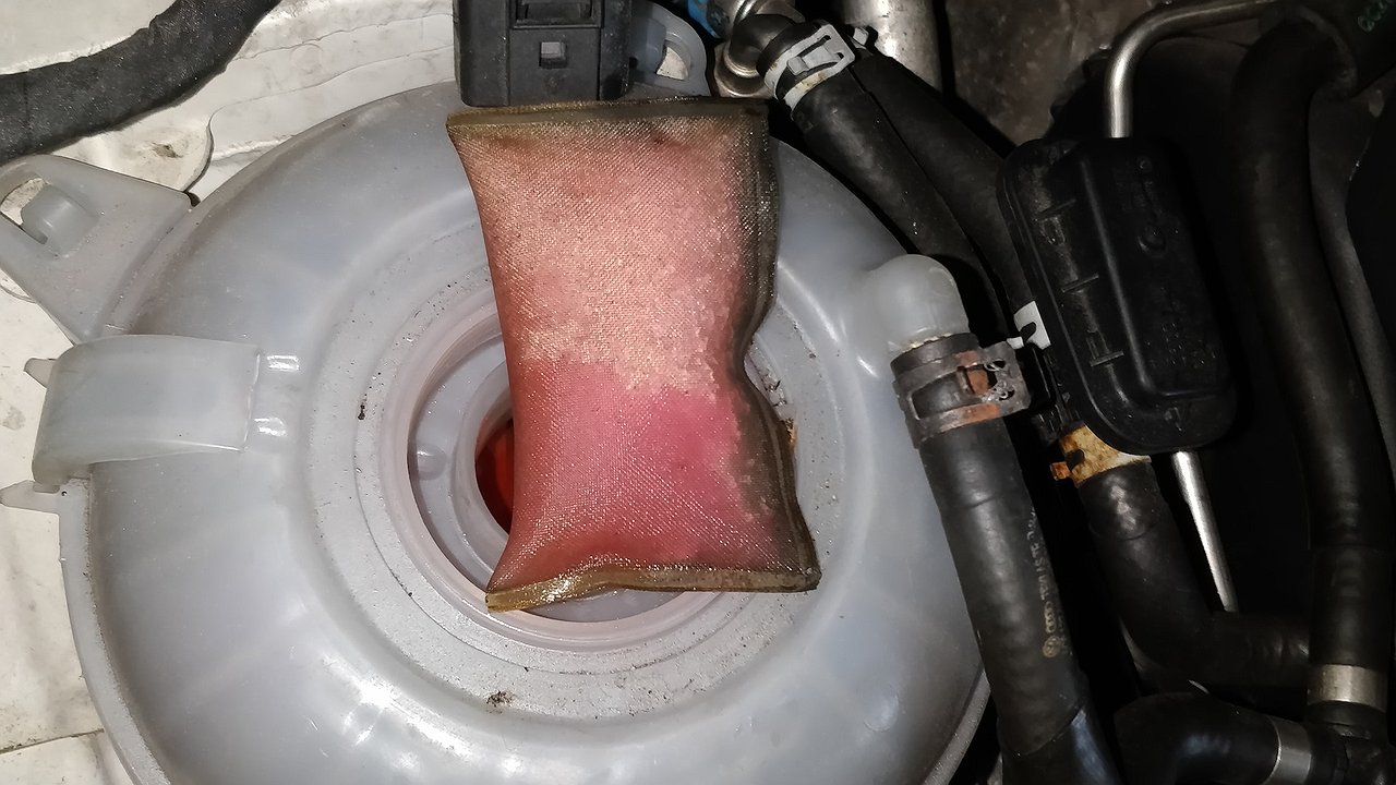 How silica gel beads condemn many German cars to expensive repairs