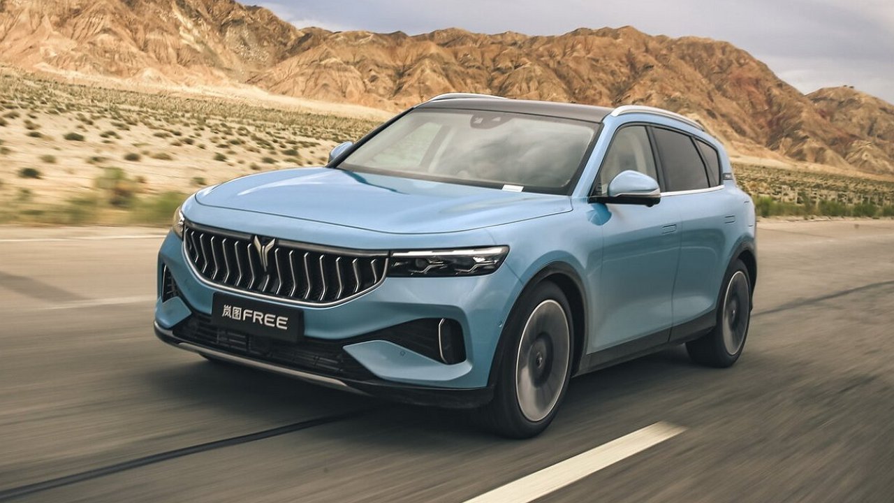 Sales of the most expensive version of the hybrid crossover Voyah Free began in Russia