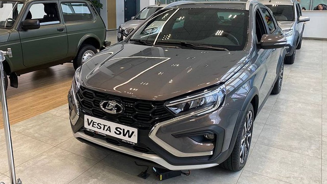 AVTOVAZ denied rumors about the reduction in production of the new LADA Vesta