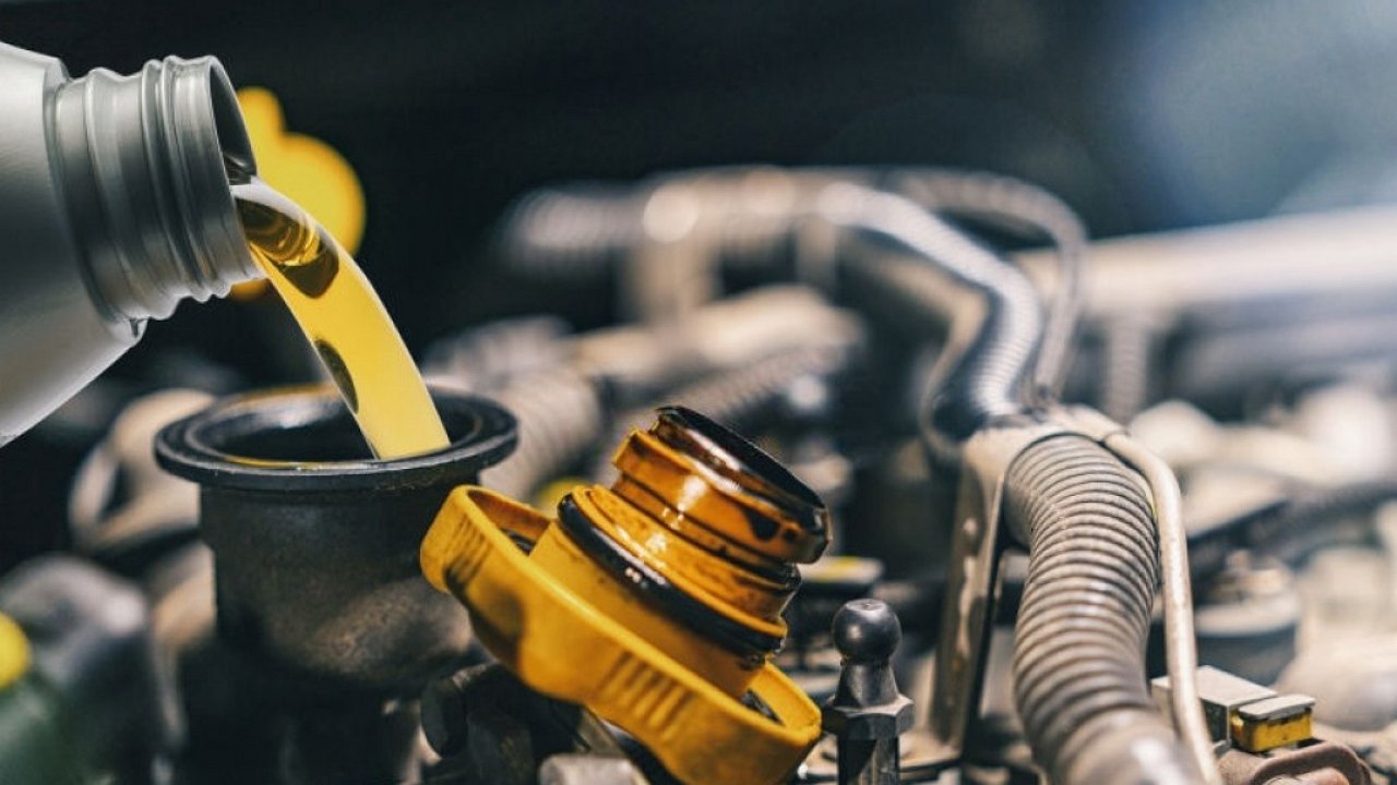 Where to buy motor oil, so as not to run into a fake