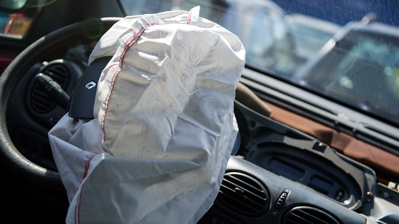 How car dealers reliably mask the main sign of a serious accident