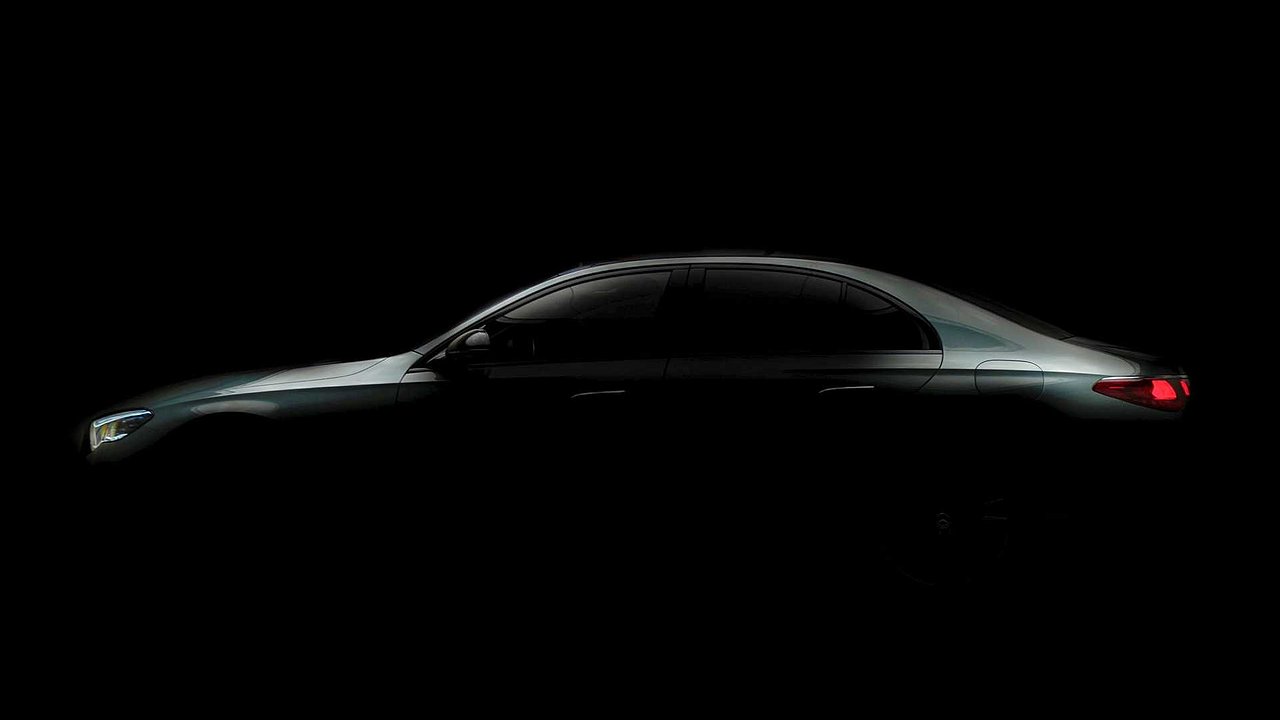 Mercedes-Benz showed the profile of the new E-Class and announced the premiere date