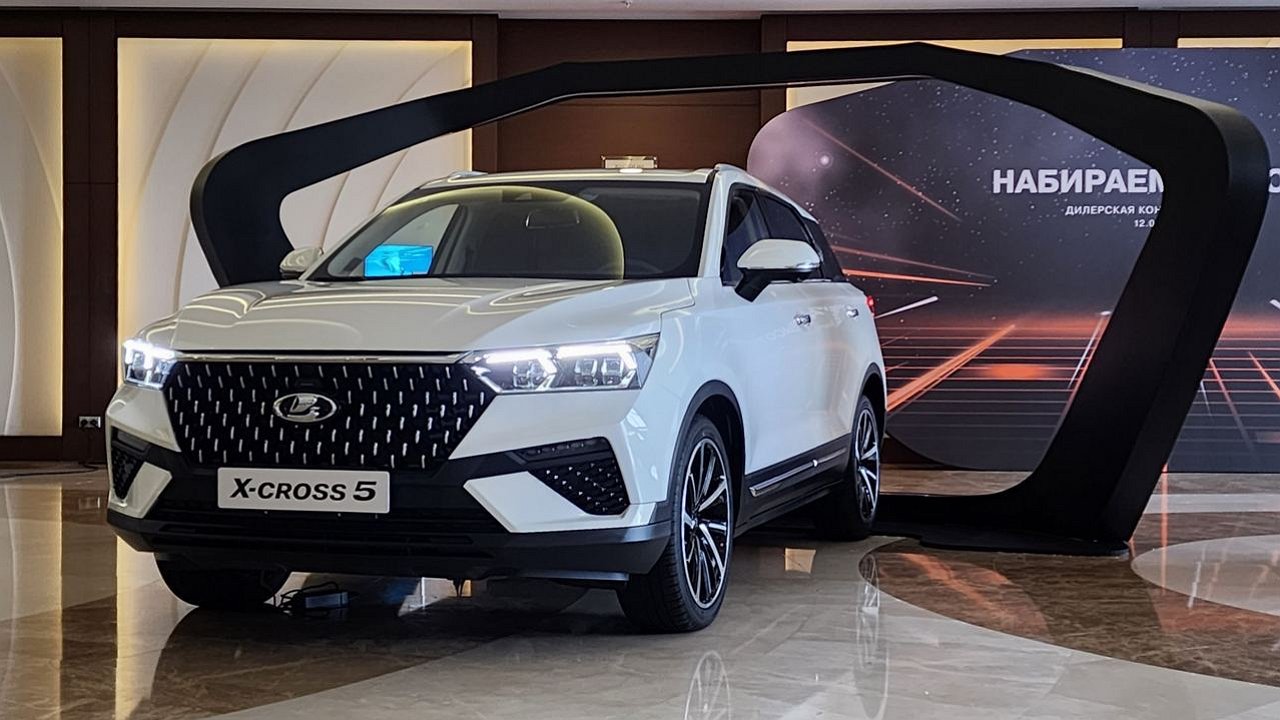 Photos of the latest crossover LADA X-Cross 5 leaked to the network